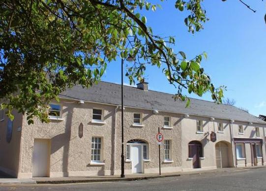Spinners On Castle Street Birr Exterior photo