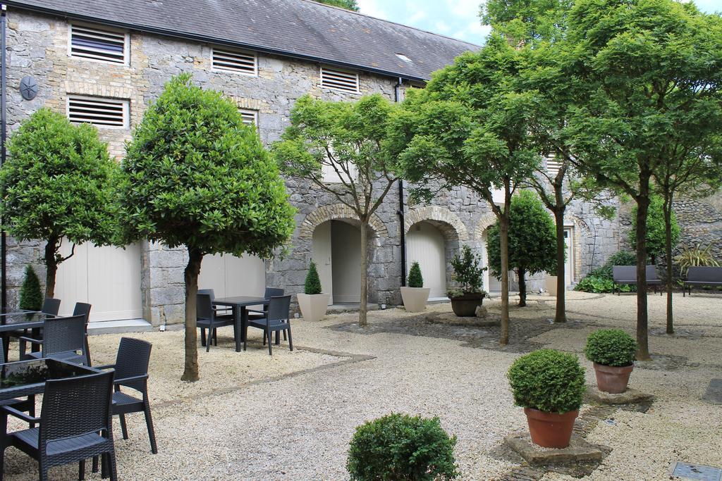 Spinners On Castle Street Birr Exterior photo